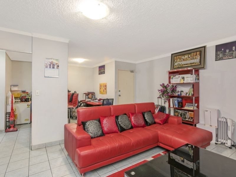 10 Drummond St, Warwick Farm NSW 2170