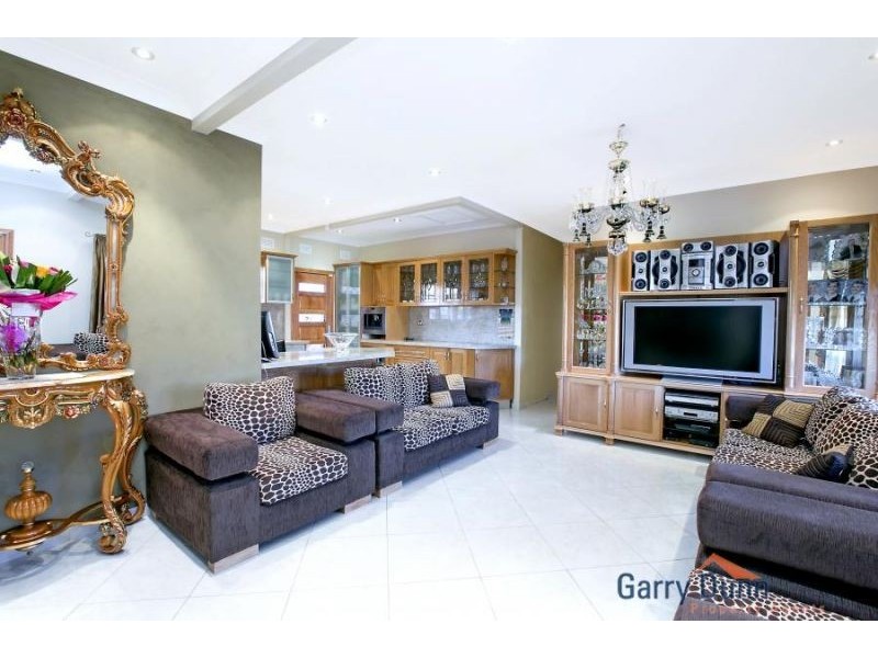 34 Darling Ave, Lurnea NSW 2170