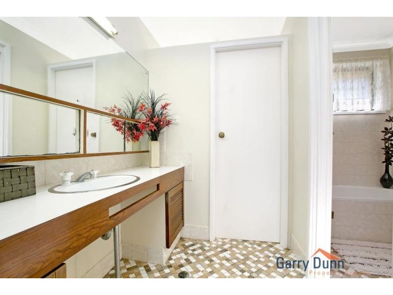 6 Norman Ave, Hammondville NSW 2170