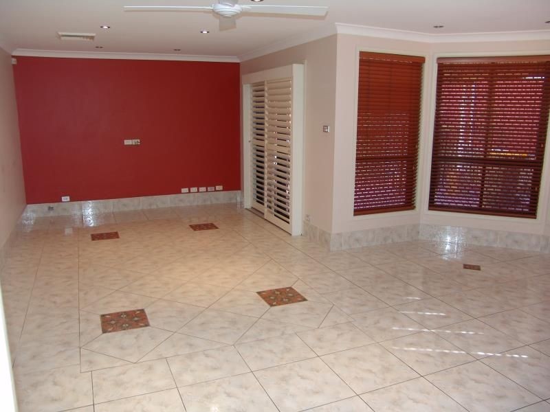 30 Kendall Drive, Casula NSW 2170