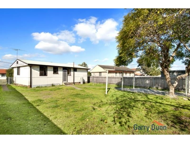 5 Compton Avenue, Lurnea NSW 2170