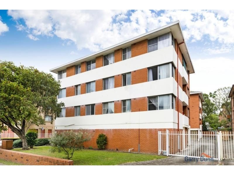 9/5 Drummond St, Warwick Farm NSW 2170