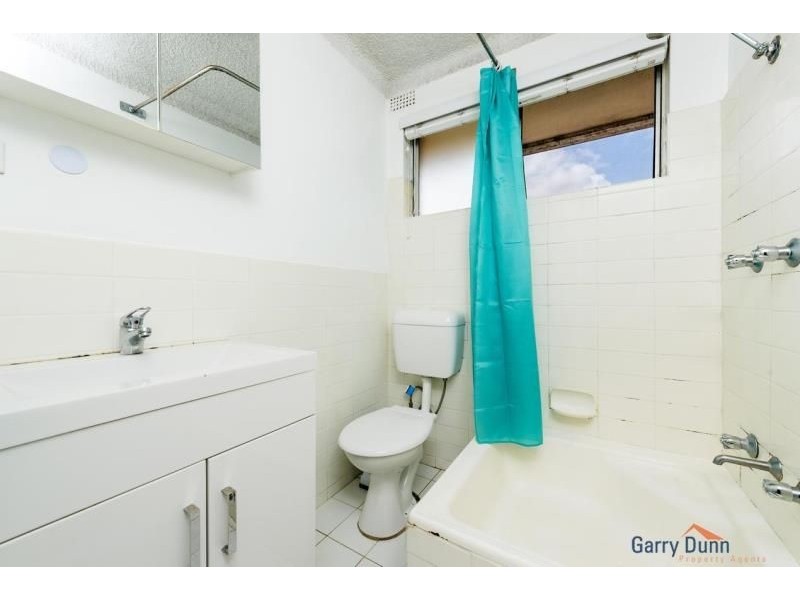 9/5 Drummond St, Warwick Farm NSW 2170