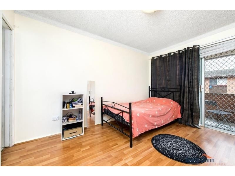 9/5 Drummond St, Warwick Farm NSW 2170