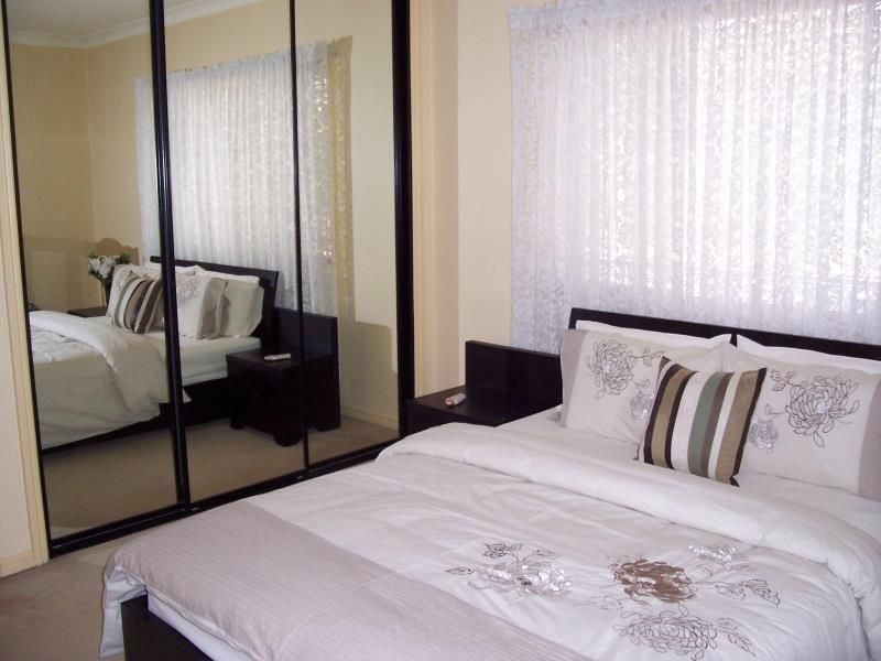 8 Colo Court, Wattle Grove NSW 2173