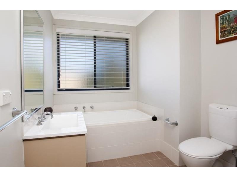 28 Whitfield Parade, Hammondville NSW 2170