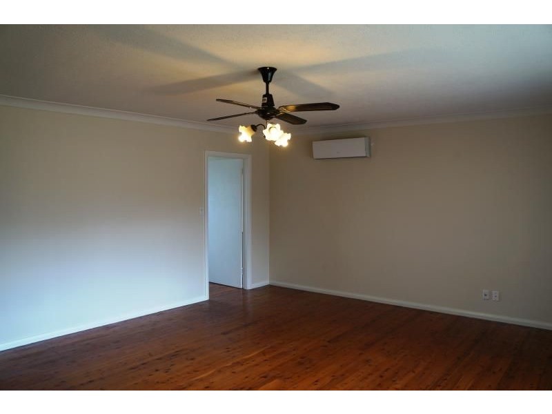 8 Araluen Avenue, Moorebank NSW 2170