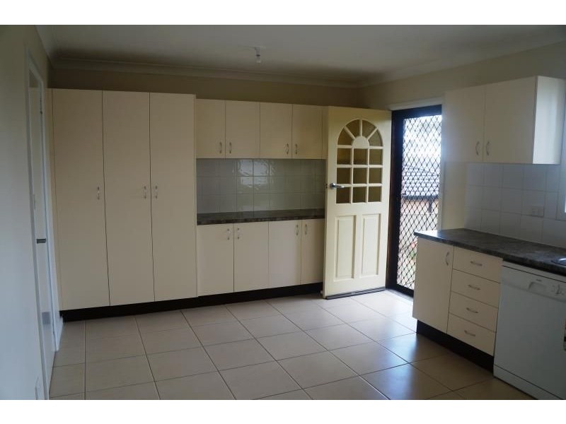 8 Araluen Avenue, Moorebank NSW 2170