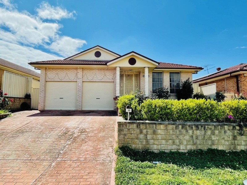 15 Idriess Place, Casula NSW 2170