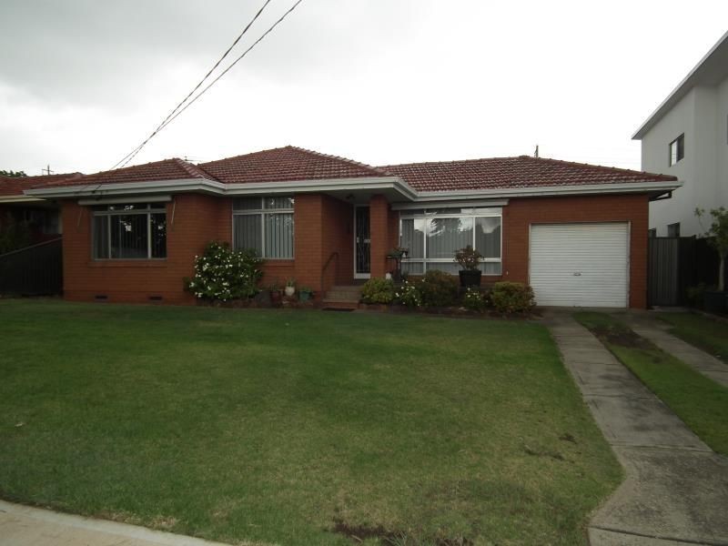 30 Renton Avenue, Moorebank NSW 2170