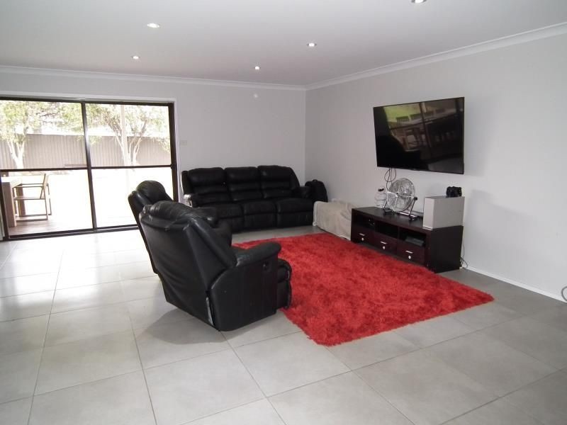 30 Renton Avenue, Moorebank NSW 2170