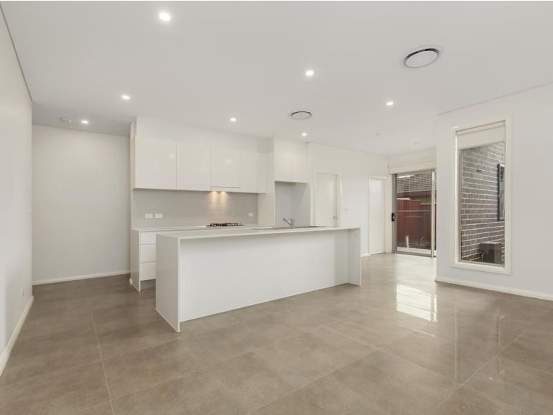 2/280 Newbridge Road, Moorebank NSW 2170