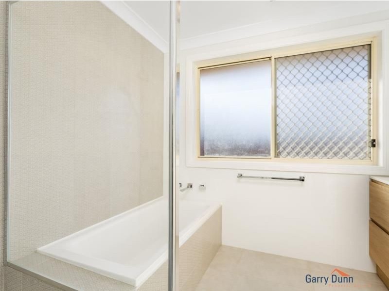 5 Pilliga St, Wattle Grove NSW 2173