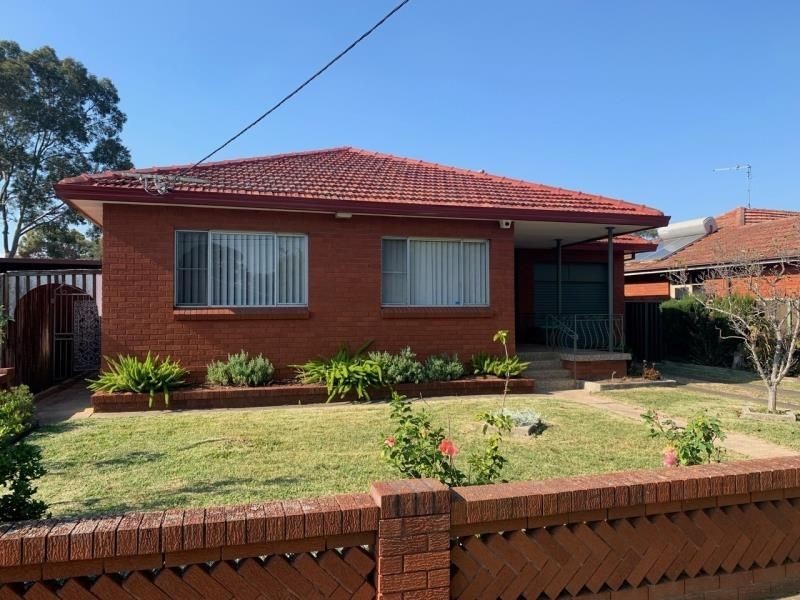 10 Rowe Avenue, Lurnea NSW 2170