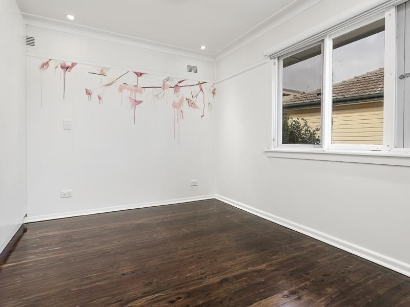 15 Ambon Rd, Holsworthy NSW 2173