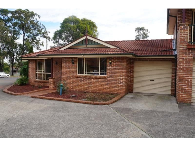 8/3 Carinya Place, Moorebank NSW 2170