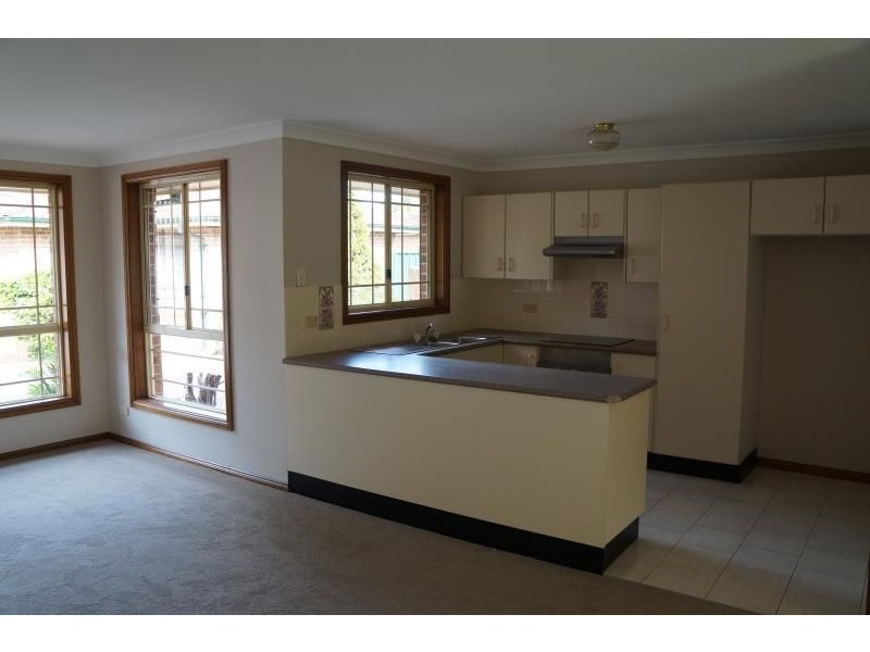 8/3 Carinya Place, Moorebank NSW 2170