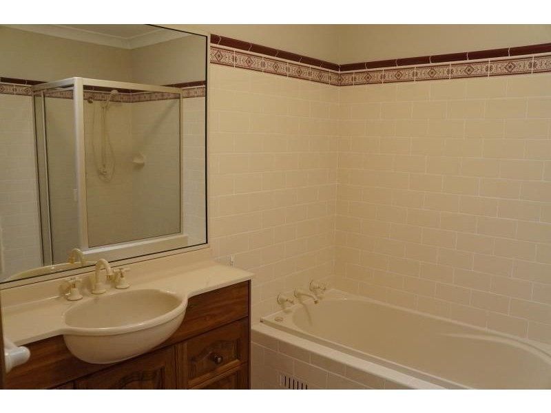 8/3 Carinya Place, Moorebank NSW 2170