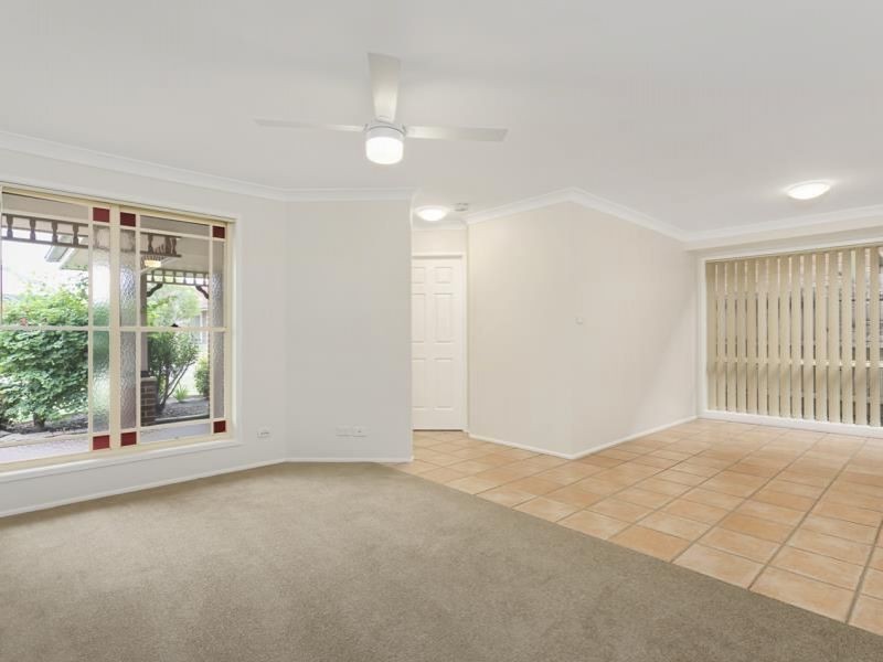 24 Castlerock Court, Wattle Grove NSW 2173