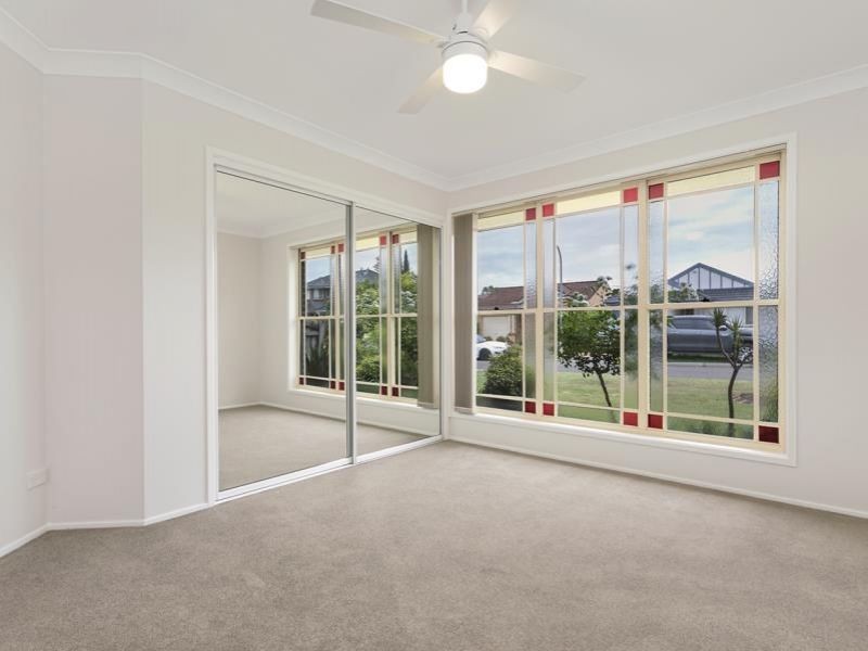 24 Castlerock Court, Wattle Grove NSW 2173