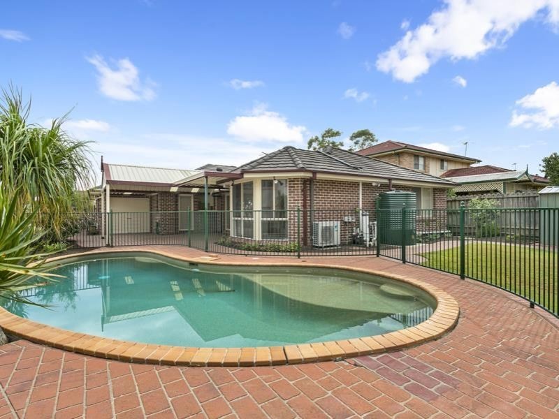 24 Castlerock Court, Wattle Grove NSW 2173