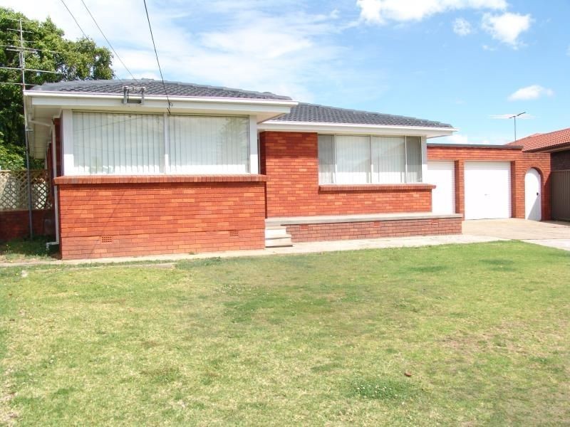 7 Evans Avenue, Moorebank NSW 2170