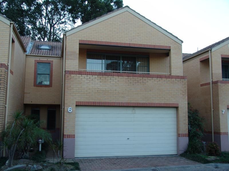 6/20 Continua Court, Wattle Grove NSW 2173