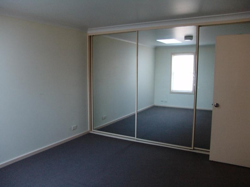 6/20 Continua Court, Wattle Grove NSW 2173