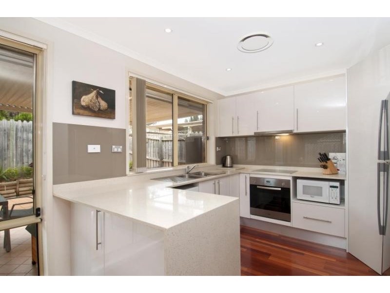 27 Burdekin Court, Wattle Grove NSW 2173