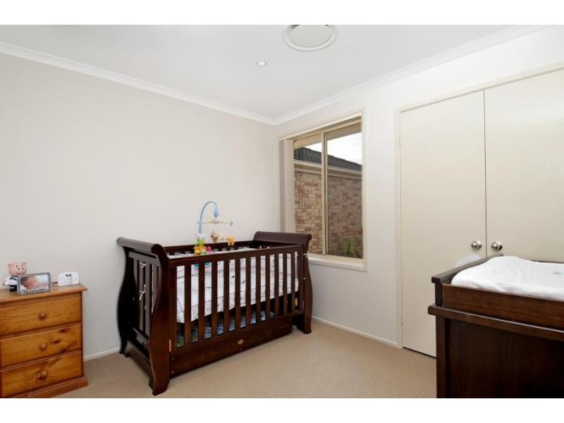 27 Burdekin Court, Wattle Grove NSW 2173