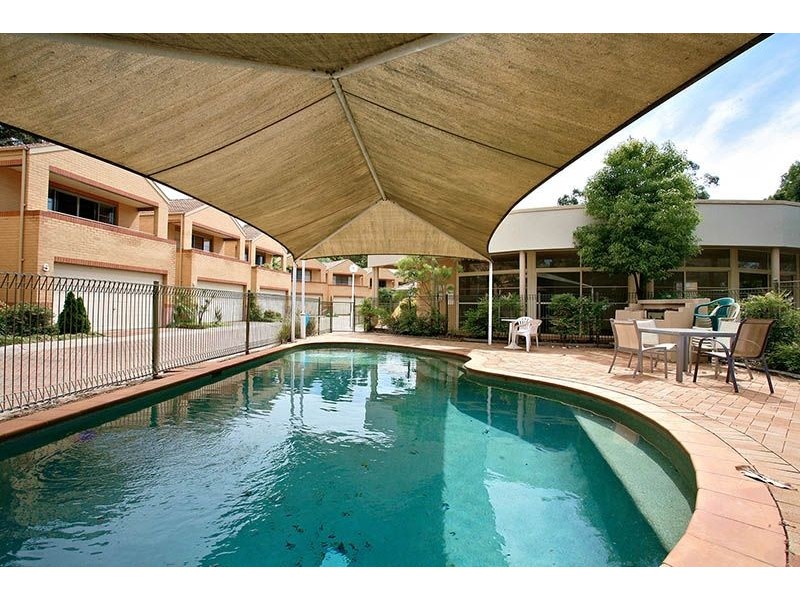 2/20 Continua Crt, Wattle Grove NSW 2173
