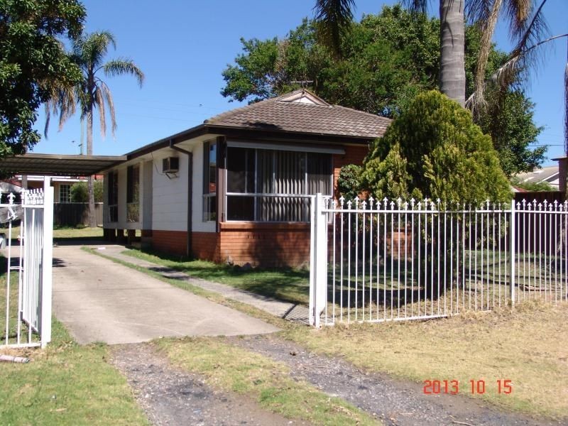 4 Salford Street, Ingleburn NSW 2565