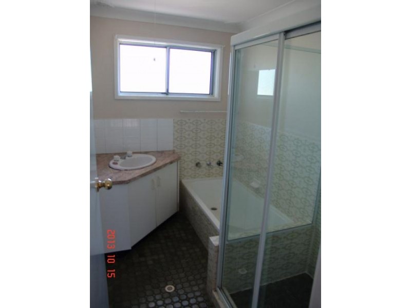 4 Salford Street, Ingleburn NSW 2565