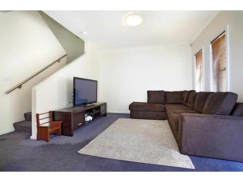 13/20 Continua Crt, Wattle Grove NSW 2173