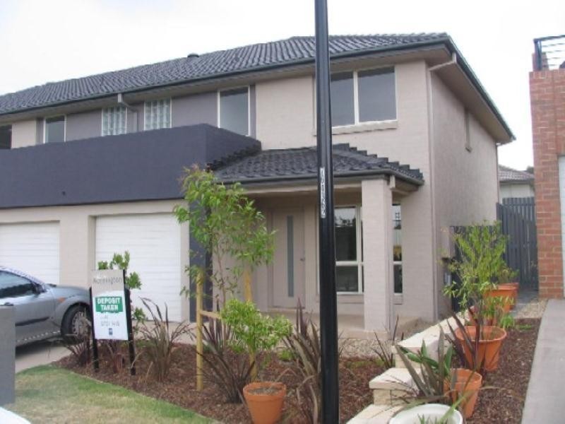 17 Morningside Pde, Holsworthy NSW 2173