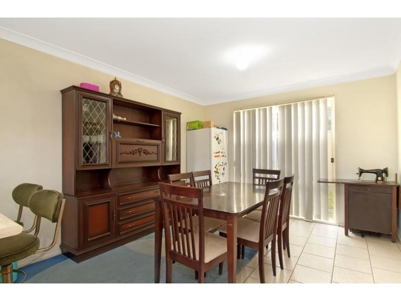 25 Minnamurra Cct, Prestons NSW 2170