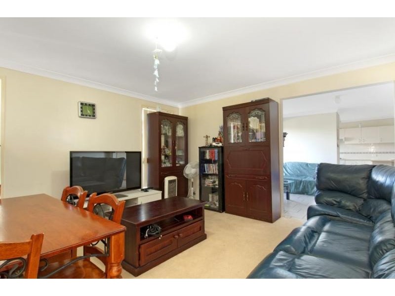 25 Minnamurra Cct, Prestons NSW 2170