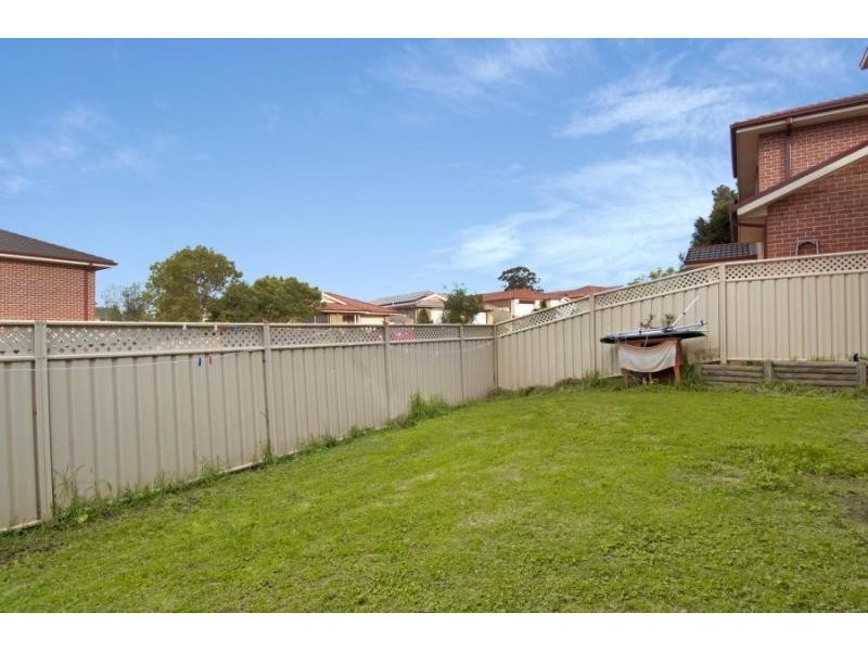 25 Minnamurra Cct, Prestons NSW 2170