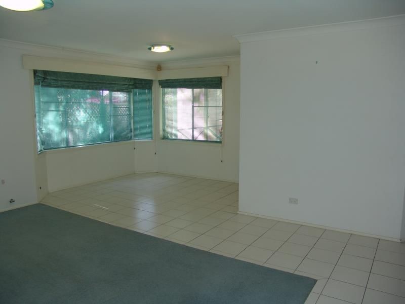 2 Wimbeldon Court, Wattle Grove NSW 2173