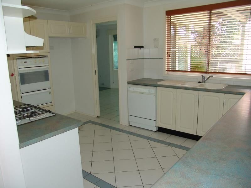 2 Wimbeldon Court, Wattle Grove NSW 2173
