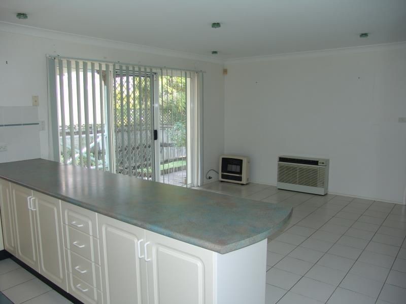2 Wimbeldon Court, Wattle Grove NSW 2173