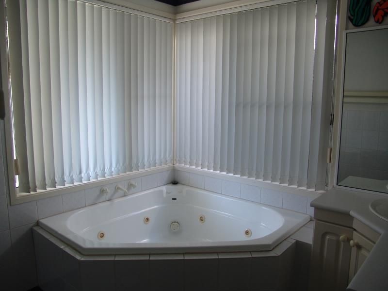 2 Wimbeldon Court, Wattle Grove NSW 2173