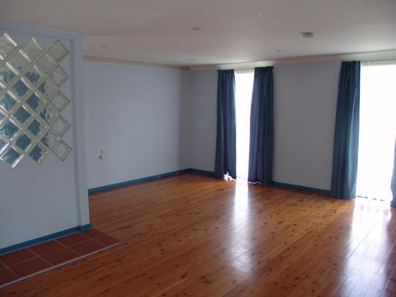 4 Finschhafen Street, Holsworthy NSW 2173