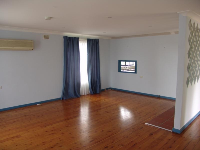 4 Finschhafen Street, Holsworthy NSW 2173