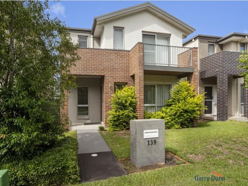 139 Robey Avenue, Middleton Grange NSW 2171