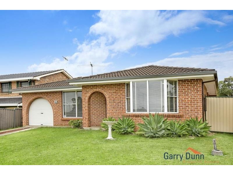 19 Gove Ave, Green Valley NSW 2168