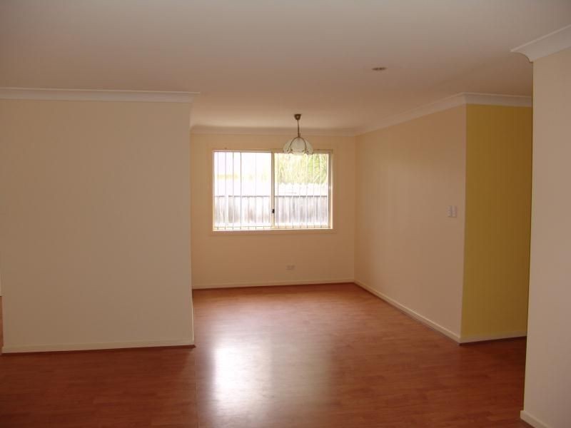 34 Daintree Drive, Wattle Grove NSW 2173