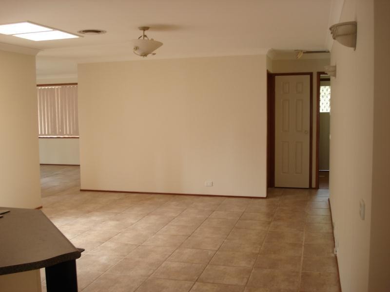 17 Slessor Place, Casula NSW 2170