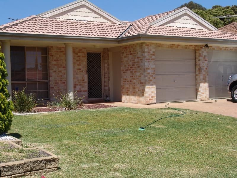 16 Delfin Drive, Wattle Grove NSW 2173