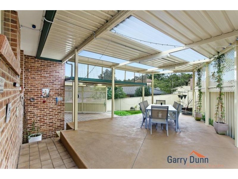 4 Gentle Close, Casula NSW 2170